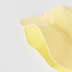 NWT Zara 6-9Y reversible yellow bucket hat